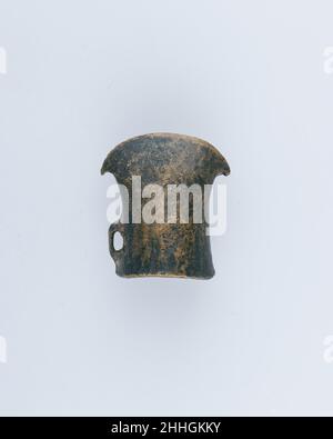 Testa a bottone (Celt) ca. 800–500 a.C. British. Testa a x (Celt) con calzino. Inglese. CA. 800–500 A.C. Bronzo. Varie Foto Stock