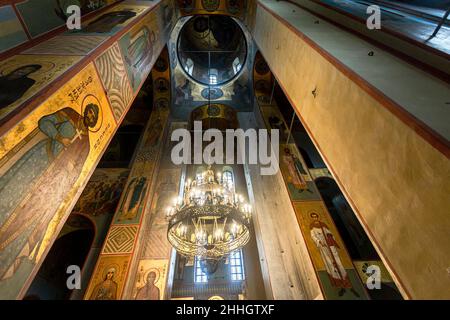 Veliky Novgorod, Russia - 30 agosto 2021: Interno della Cattedrale ortodossa russa di San Giorgio nel monastero di Yuriev nel quartiere Veliky No Foto Stock