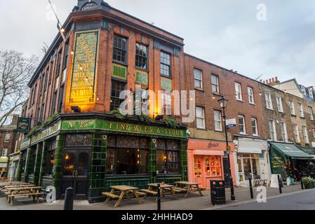 Exmouth Market, una strada semi-pedonale alla moda punteggiata da negozi indipendenti a Clerkenwell nel London Borough of Islington, EC1, London, Engl Foto Stock