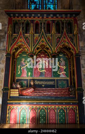 La tomba della chiesa del 15th secolo al poeta John Gower con dipinti policromi nella cattedrale di Southwark, Londra, Inghilterra, Regno Unito Foto Stock