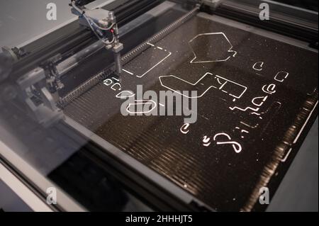 Macchina per disegnare ed apprendere le dimensioni e le opere bidimensionali. Print3D Itinerario mostra sui numerosi usi della stampa 3D, in Foto Stock