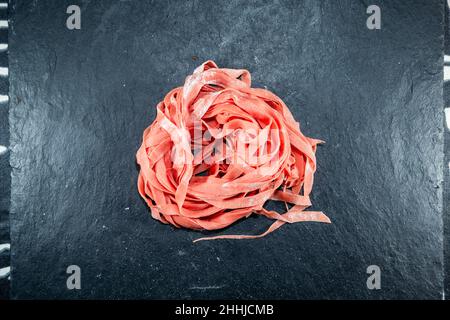 pasta fresca rosa cruda Foto Stock