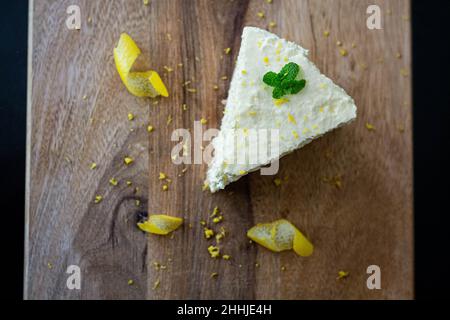 torta a strati di limone, calce spugnosa Foto Stock