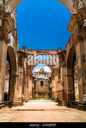 Rovine della Cattedrale di San jose ad Antigua de Guatemala, Guatemala in tecnica HDR Foto Stock