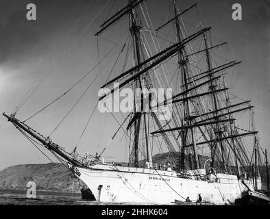 Herzogin Cecilie bloccato sulle rocce a Bolt Head, Salcombe, Devon. 13th giugno 1936. Foto Stock