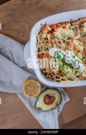 nachos forno fatto in casa bianco tuffo Foto Stock