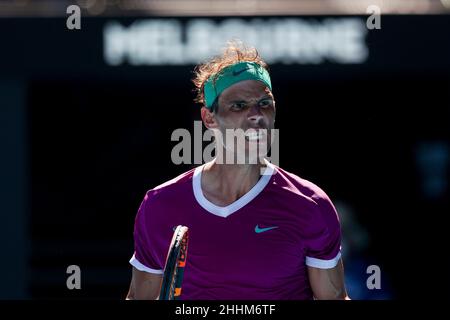 Melbourne, Australia. 25th. Gennaio 2022. Il tennista spagnolo Rafael Nadal festeggia durante il torneo Australian Open al Melbourne Park martedì 25January 2022. © Juergen Hasenkopf / Alamy Live News Foto Stock