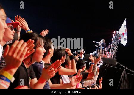 26 luglio 2015 - Corea del Sud, Ansan : Foo Fighters suona sul palco durante l'Ansan M Valley Rock Festival. Rock Festival si svolge ogni mese di luglio festival musicale annuale. (Ryu Seung-il / Polaris) Foto Stock