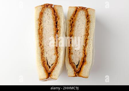 Sandwich Tonkatsu su su sfondo bianco Foto Stock