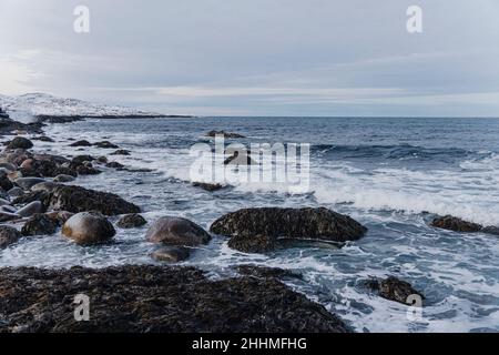 Attrazioni naturali della costa di Barents. Oceano Artico. Foto Stock