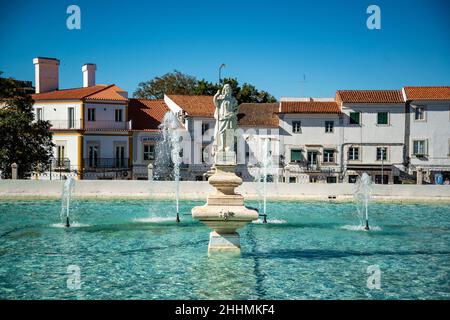 Il Lago do Gadanha nel centro storico di Estremoz in Estremoz in Portogallo. Portogallo, Estremoz, ottobre 2021 Foto Stock