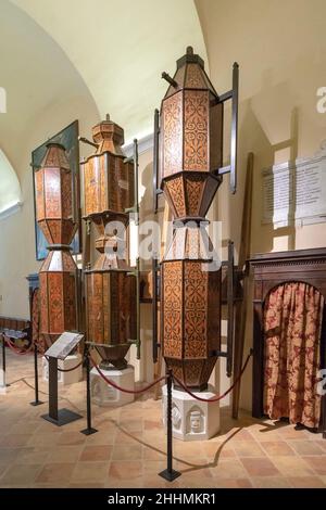 Chiesa di S. Ubaldo, interno, il Ceri tradizionale per la corsa in occasione della Festa del Patrono, Gubbio, Umbria, Italia, Europa Foto Stock