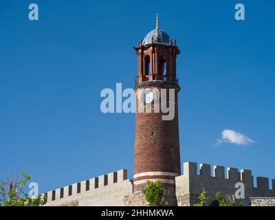 Erzurum Torre storica dell'Orologio. E 'stato costruito a metà del 12th secolo. Anatolia orientale destinazioni di viaggio. Turchia Foto Stock