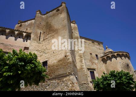 Esterno dello storico castello di Serracapriola, in provincia di Foggia, Puglia, Italia Foto Stock