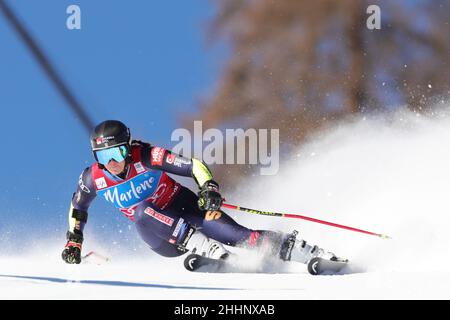 Kronplatz, Italia, 25/01/2022, 25th gennaio 2022: Audi FIS Ski World Cup Donna Giant Slalom a Plan de Corones, Italia; l'ultima gara di sci alpino femminile prima dei Giochi Olimpici invernali di Pechino 2022. In azione durante la prima corsa, Sara Hector (SWE) Credit: Action Plus Sports Images/Alamy Live News Foto Stock