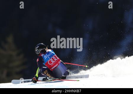 Kronplatz, Italia, 25/01/2022, 25th gennaio 2022: Audi FIS Ski World Cup Donna Giant Slalom a Plan de Corones, Italia; l'ultima gara di sci alpino femminile prima dei Giochi Olimpici invernali di Pechino 2022. In azione durante la prima corsa, Sara Hector (SWE) Credit: Action Plus Sports Images/Alamy Live News Foto Stock