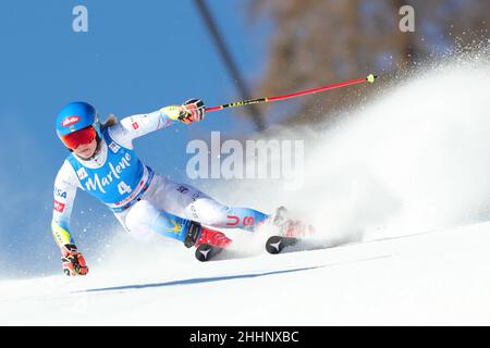 Kronplatz, Italia, 25/01/2022, 25th gennaio 2022: Audi FIS Ski World Cup Donna Giant Slalom a Plan de Corones, Italia; l'ultima gara di sci alpino femminile prima dei Giochi Olimpici invernali di Pechino 2022. In azione durante la prima corsa, Mikaela Shiffrin (USA) Credit: Action Plus Sports Images/Alamy Live News Foto Stock