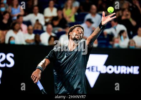 Melbourne, Victoria, Australia. 25th Jan 2022. MELBOURNE, AUSTRALIA - GENNAIO 25: Gael Monfils di Francia suona Matteo Berrettini d'Italia il giorno 9 del 2022 Australian Open al Melbourne Park il 25 Gennaio 2022 a Melbourne, Australia. (Credit Image: © Chris Putnam/ZUMA Press Wire) Foto Stock