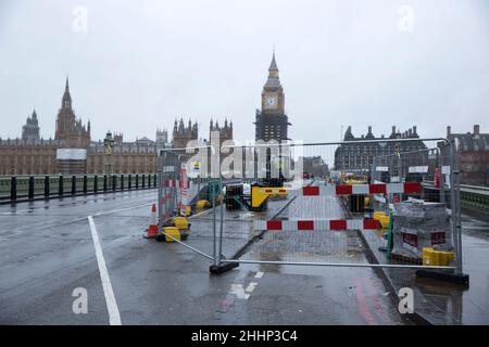 Sul Westminster Bridge, nel centro di Londra, si trova un cantiere edile. Foto Stock