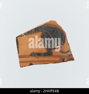 Frammento di un collo di terracotta anfora (vaso) 6th secolo a.C. Greco Orientale, Sphinxis ClazomeniI punti bianchi per l'articolazione sono caratteristici del vaso Clazomeniese. Frammento di un collo di terracotta anfora (vaso) 254830 Greco Orientale, Clazomeniano, frammento di un collo di terracotta anfora (vaso), 6th secolo a.C., Terracotta, H. 2 1/8 pollici. (5,4 cm). Il Metropolitan Museum of Art, New York. Acquisita in cambio dal Museo Universitario, Philadelphia, 1955 (55.71.4) Foto Stock