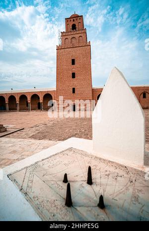 La vista alla grande moschea di Kairouan nel Governatorato di Kairouan , Tunisia Foto Stock