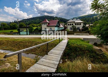 Storiche case in legno nella Bucovina di Romania Foto Stock