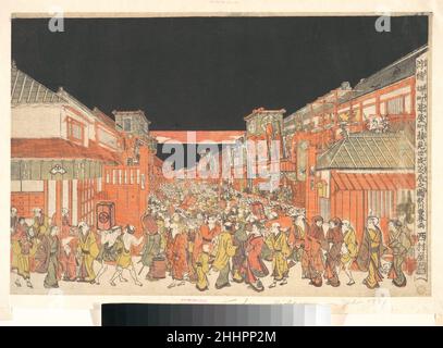 Immagine prospettica (Uki-e): Distretto teatrale a Dawn il giorno di apertura della stagione Kabuki ca. 1780 Utagawa Toyoharu giapponese come Broadway a New York, i quartieri Sakaichō e Fukiyachō erano il centro del quartiere dei teatri di Edo, che era particolarmente vivace la notte del kaomise, la cerimonia di apertura della stagione Kabuki. Toyoharu, fondatore della scuola di Utagawa, era noto per aver utilizzato una prospettiva a un punto (uki-e), una tecnica occidentale. Okumura Masanobu (1686-1764) è stato riconosciuto come il primo artista giapponese a utilizzare una prospettiva a un punto nella rappresentazione dello spazio interno, e Toyoharu è stato il primo a Foto Stock