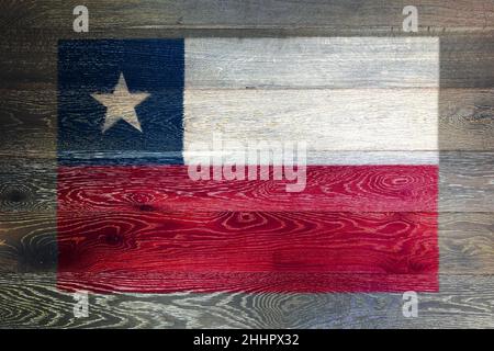 Bandiera del Cile su sfondo rustico in legno vecchio Foto Stock