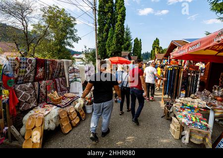 Il mercato turistico di Voronet in Romania Foto Stock