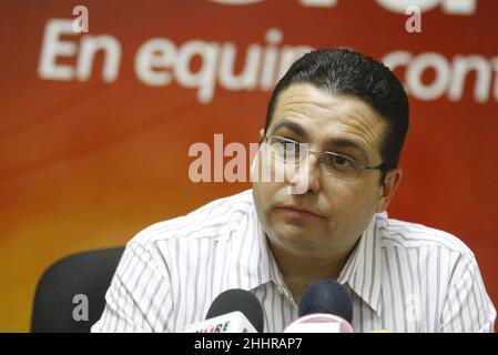 Roberto Ruival presidente del PRI estatal comento acerca de las dichiaraciones de Garman Martínez ex residente nacional del PAN y sobre las positibilidades de la elección el el Tribunal Federal Electoral el 6 agosto 2009 © (foto di Luis Gutierrez)....... Foto Stock