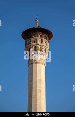 Antico minareto storico della moschea di Boyaci a Gaziantep , Turchia Foto Stock