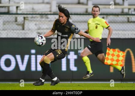 ANVERSA, BELGIO - GENNAIO 25: Daichi Hayashi di Sint-Truidense VV durante la partita della Jupiler Pro League tra il Royal Antwerp FC e Sint-Truidense VV al Bosuilstadion il 25 Gennaio 2022 ad Anversa, Belgio (Foto di Jeroen Meuwsen/Orange Pictures) Foto Stock