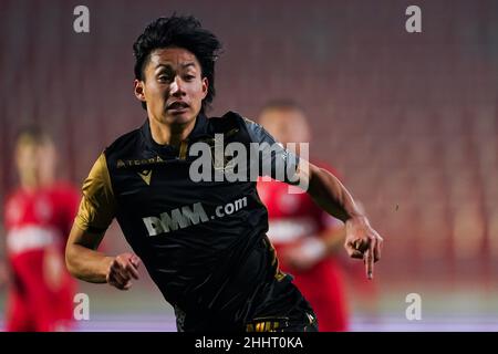 ANVERSA, BELGIO - GENNAIO 25: Daichi Hayashi di Sint-Truidense VV durante la partita della Jupiler Pro League tra il Royal Antwerp FC e Sint-Truidense VV al Bosuilstadion il 25 Gennaio 2022 ad Anversa, Belgio (Foto di Jeroen Meuwsen/Orange Pictures) Foto Stock