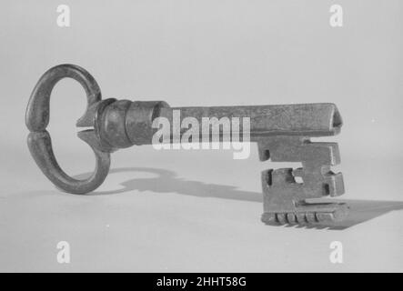 Cassettiera o chiave di cassa 17th secolo probabilmente l'Italia settentrionale o forse il francese. Chiave del cassettiere o del torace, probabilmente dell'Italia settentrionale o forse del francese. 17th secolo. Ferro battuto. Ferro metallurgato Foto Stock