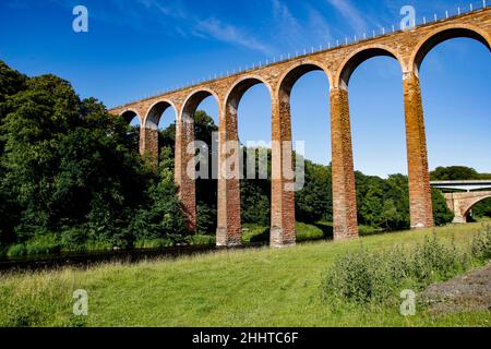 Leaderfoot Viadotto, conosciuto anche come il Viadotto Drygrange, un viadotto ferroviario sul fiume Tweed, vicino a Melrose, Scottish Borders, Scozia Foto Stock