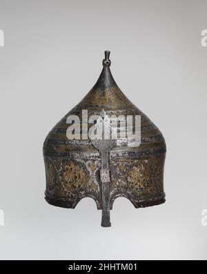 Casco Turban fine 15th secolo Iraniano occidentale, nello stile delle armature turkman i caschi di questo tipo sono solitamente chiamati caschi turbani a causa della loro grande forma bulbosa e le flutings che imitano le pieghe di un turbante. Poiché alcuni gruppi dervischi indossavano turbani con un numero prescritto di pieghe per rappresentare un numero mistico importante, è probabile che i caschi dei turbani siano stati considerati non solo come armature ma anche come una sorta di insegne religiose, La loro forma che segna l'indossatore come un combattente nella Guerra Santa.caschi Turban, insieme con corazza-e-piastra di decorazione corrispondente, wer Foto Stock