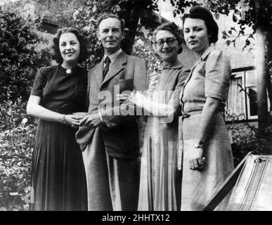 Foto di famiglia dei Marshalls, l-r, Doreen, la ragazza mancante, suo padre, madre e sorella. Caso di Neville Heath. 8th luglio 1946. Foto Stock