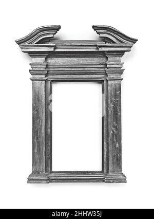 Cornice tabernacolo stile fine 16th secolo, fatto 19th secolo italiano, toscano. Cornice del tabernacolo. Stile italiano, toscano fine 16th secolo, fatto 19th secolo. Noce. Fotogrammi Foto Stock