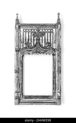 Cornice tabernacolo fine 19th secolo, stile fine 15th secolo spagnolo, Burgos. Cornice del tabernacolo. Spagnolo, Burgos. Fine 19th secolo, stile fine 15th secolo. Pino. Fotogrammi Foto Stock