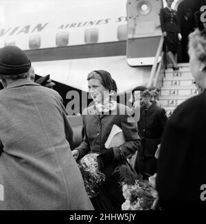 Principessa Margrethe, con sua madre Regina Ingrid di Danimarca (torna alla fotocamera). 18th ottobre 1954. Foto Stock