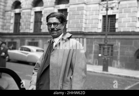 Il dottor Duncan Whittaker, psichiatra che è testimone del processo di omicidio di Ruth Ellis. 20th giugno 1955. Foto Stock