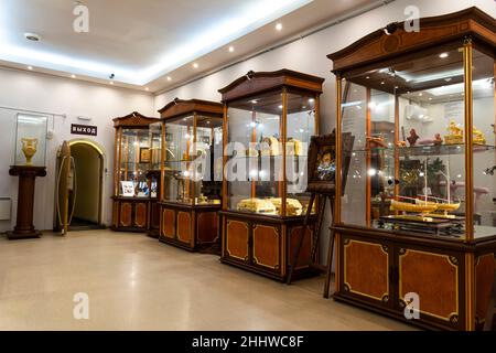 KALININGRAD, RUSSIA - 15 dicembre 2021: Mostre e gioielli nel Museo dell'Ambra di Kaliningrad. Foto Stock
