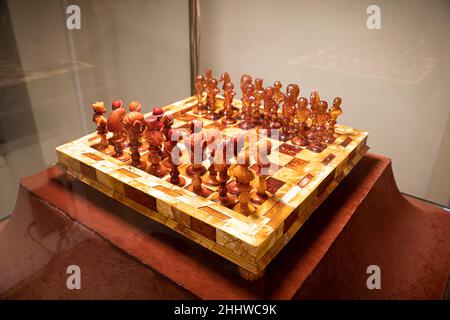 KALININGRAD, RUSSIA - 15 dicembre 2021: Mostre e gioielli nel Museo dell'Ambra di Kaliningrad. Foto Stock