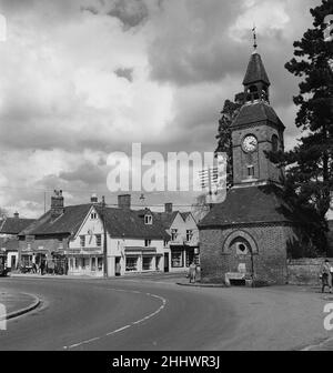 La Torre dell'Orologio a Wendover, nel Buckinghamshire. Circa 1950. Foto Stock