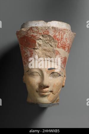 Testa di una statua di Osiride di Hatshepsut ca. 1479–1458 a.C. nuovo regno quattro figure di Osiride di Hatshepsut si trovarono agli angoli del santuario di Amun nel suo tempio funerario a Deir el-Bahri. Questa testa, che indossa la Doppia Corona, che simboleggia l'Unione dell'Egitto superiore e inferiore, apparteneva alla figura nell'angolo nord-orientale. Altre due teste nella collezione del Museo (31.3.154 e 31,3.155) portano la Corona Bianca dell'Alto Egitto e provengono dall'estremità meridionale del santuario. Ascolta gli esperti che illuminano la storia di questa opera d'arte Ascolta Riproduci o pausa #3370. Testa di una statua di Osiride di Hatshepsut, Foto Stock