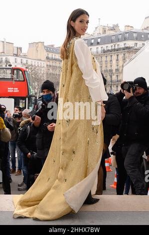 Iris Mittenaere partecipa allo spettacolo Primavera/Estate 2022 di Stephane Rolland Hasute Couture, nell'ambito della Paris Fashion Week, il 25 gennaio 2022 a Parigi, Francia. Foto di Laurent Zabulon/ABACAPRESS.COM Foto Stock