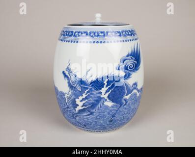 Vaso d'acqua coperto con Kirin (mitico Chimera) prima metà del 18th secolo Giappone. Vaso d'acqua coperto con Kirin (mitica Chimera) 47169 Foto Stock