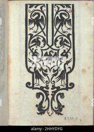 Libro quarto. De rechami per elquale se impara in diuersi Modelordine e il modo di recamare...Opera nua, page 4 (recto) ca. 1532 Alessandro Paganino italiano pubblicato da Alessandro Paganini, italiano, attivo 16th secolo.Ricamo design decorato con viti curving e diversi tipi di uccelli. Ci sono due creature composite con facce umane e corpi a serpentina in fondo al disegno. Questo è lo stesso disegno della pagina precedente, ma è stampato in nero invece che in bianco. Libro quarto. De rechami per elquale se impara in diuersi Modelordine e il modo de recamare...Opera nou Foto Stock