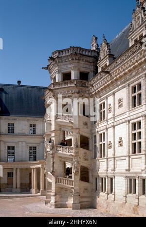 Blois, Schloß, Château de Blois, Flügel Franz I., Treppenturm im Innenhof Foto Stock