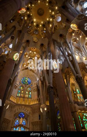 Passaggio della Basilica della Sagrada Familia (Barcellona, Catalogna, Spagna) ESP: Crucero de la Basílica de la Sagrada Familia (Barcellona, Cataluña, España) Foto Stock